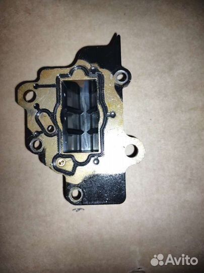 Клапана на лодочный мотор Mercury 9.9-15