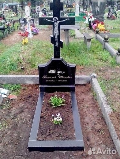 Памятник на могилу из гранита
