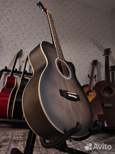 Акустическая гитара Caravan Music + чехол
