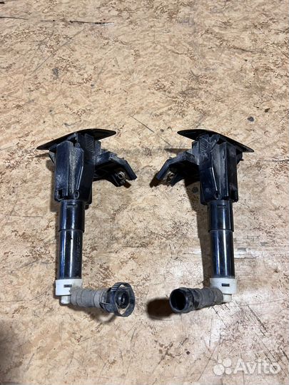 Форсунка омывателя фар Lexus LX570 2007-2011