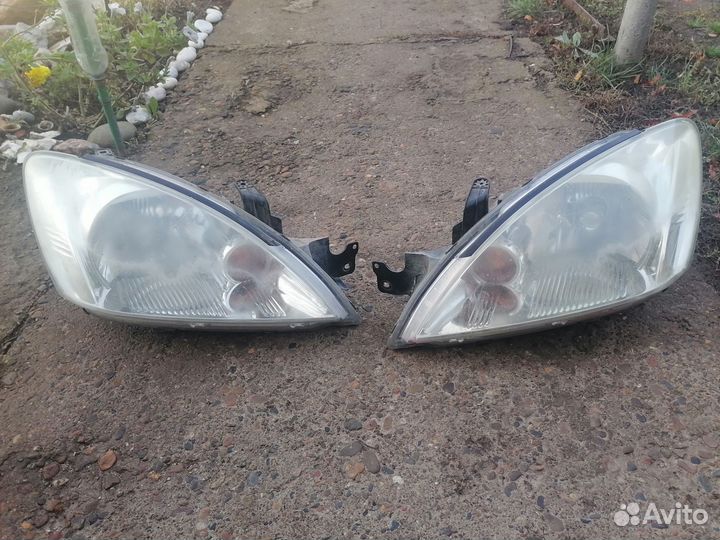 Фара левая на mitsubishi lancer 9
