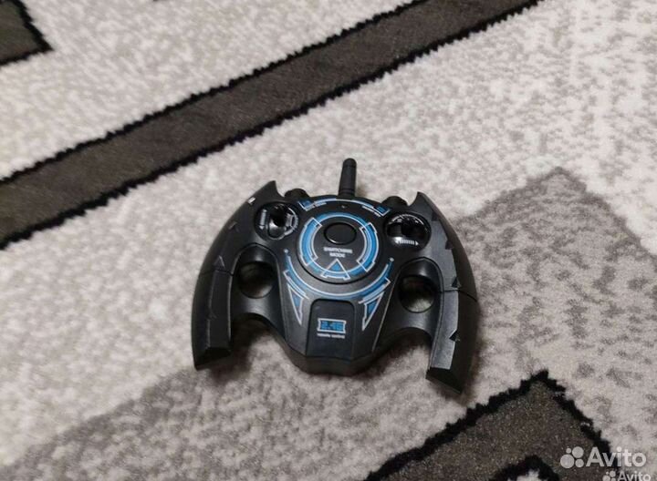 Машинка на р/у с браслетом для управления от руки