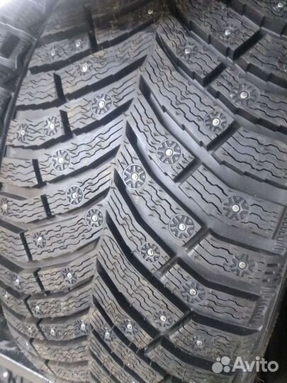 Michelin X-Ice North 4 205/50 R17 93T