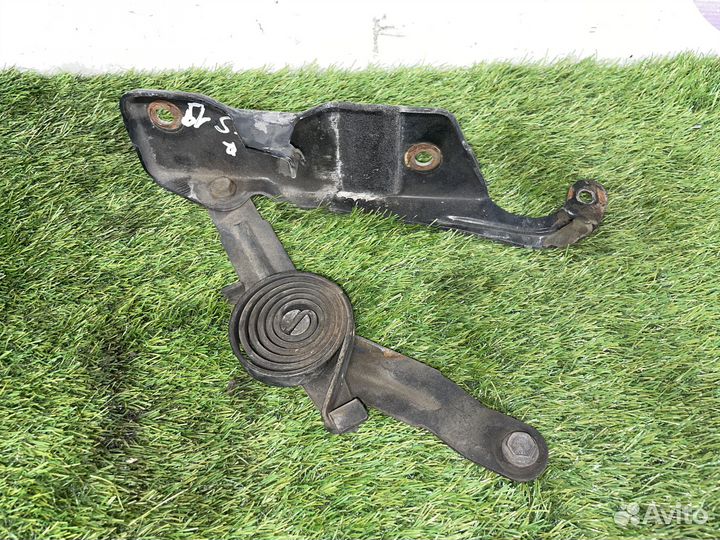 Петли капота Chevrolet Suburban GMT400