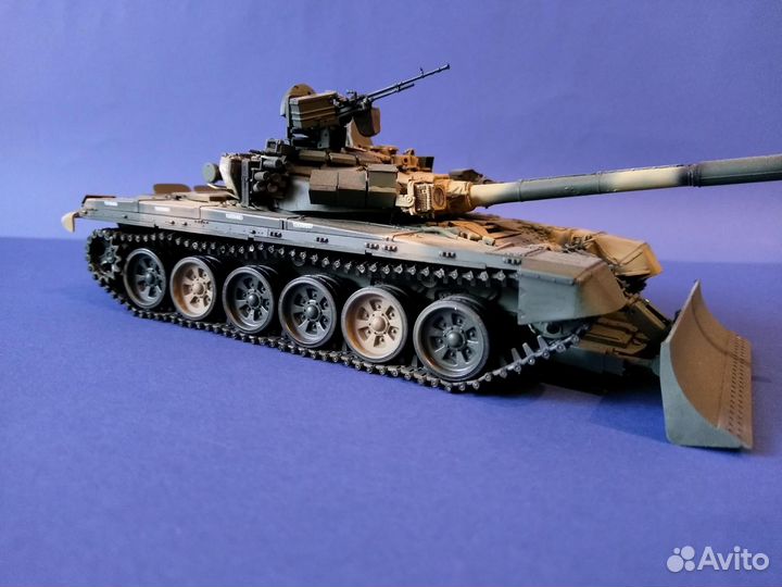 Модель танка Т-90