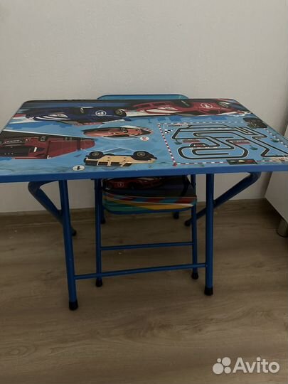 Детский стол и стульчик