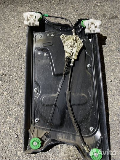 Стеклоподьемник правый Range Rover Sport