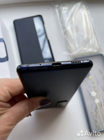 Телефон Samsung