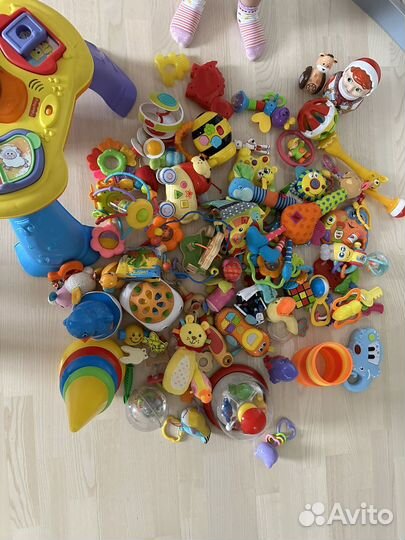 Развивающие игрушки пакетом от 0