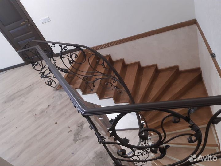 Кованные перила для лестницы