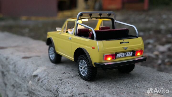 Р/у модель нива-кабриолет в масштабе 1:18