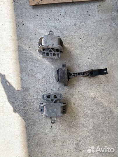 Подушка опора двигателя skoda octavia а4