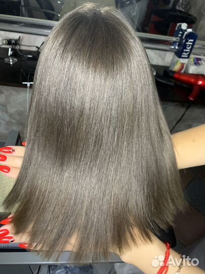 Кератиновое выпрямление волос