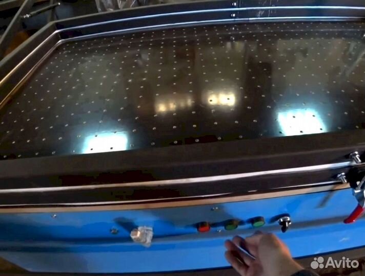 Вакуумно-формовочный станок