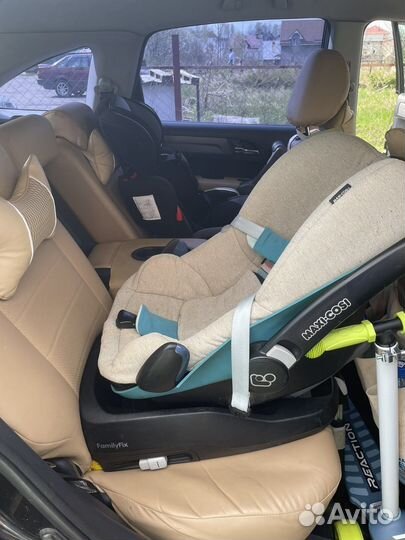 Автолюлька Maxi cosy и база Family fix
