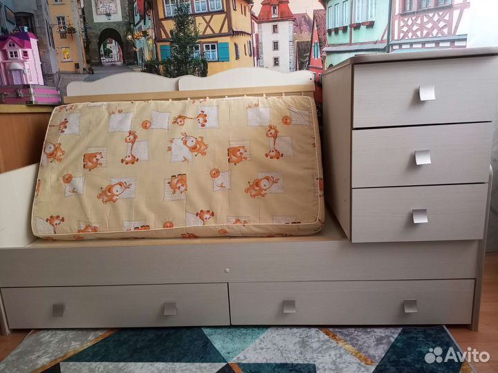 Кроватка трансформер с маятником