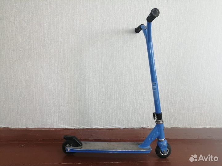 Самокат Razor Beast V1