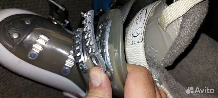 Горнолыжные ботинки atomic 23,5-24,0