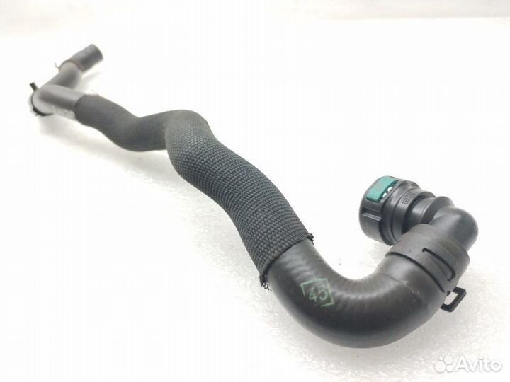 Патрубок системы охлаждения Land Rover Discovery 5