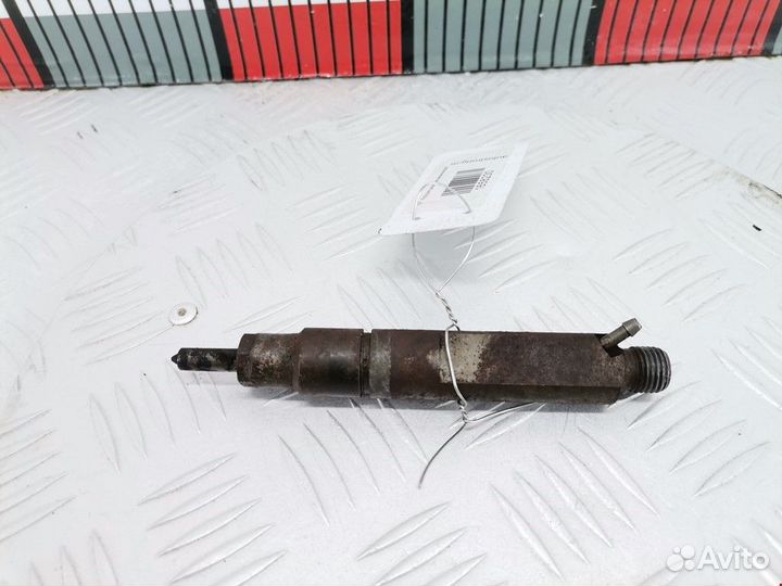 Форсунка Volkswagen Caddy 2 2001 028130202R