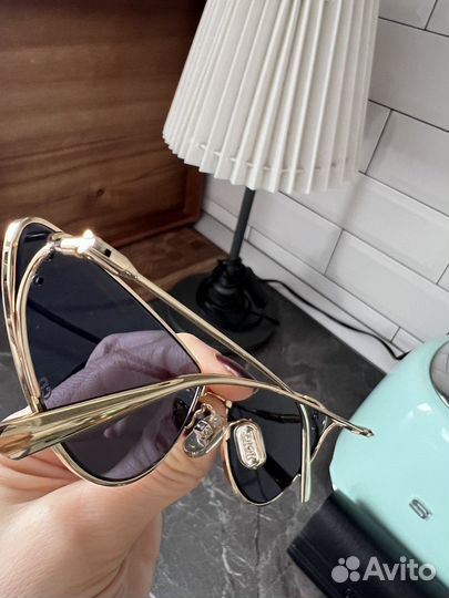 Солнцезащитные очки YSL