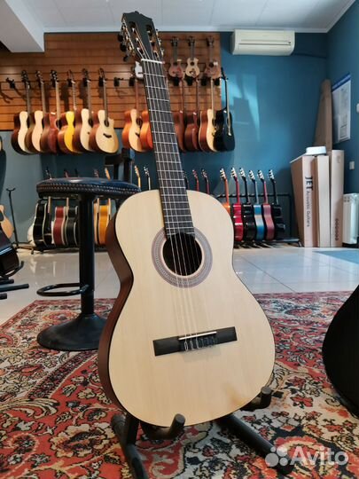 Гитара 3/4 классическая с чехлом Martinez