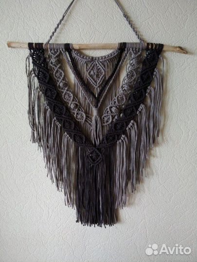 Двухцветное панно в технике макраме