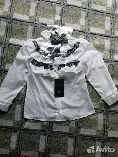 Рубашка школьная новая