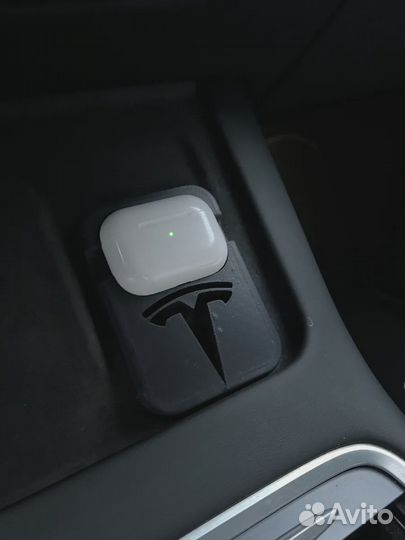 Держатель для AirPods Pro в Tesla Model Y