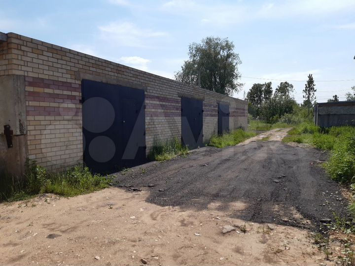 Гараж, > 30 м²