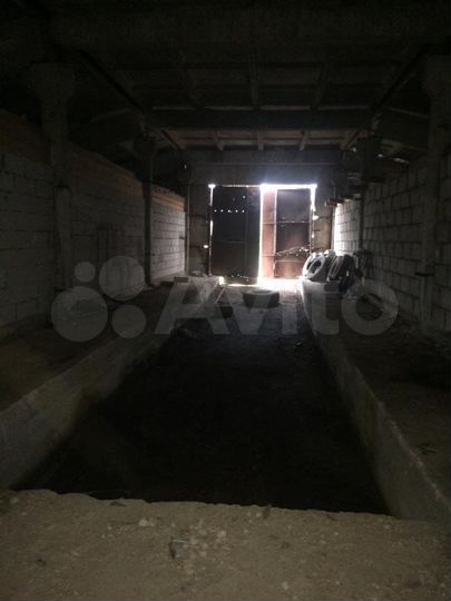 Здание, 2000 м²