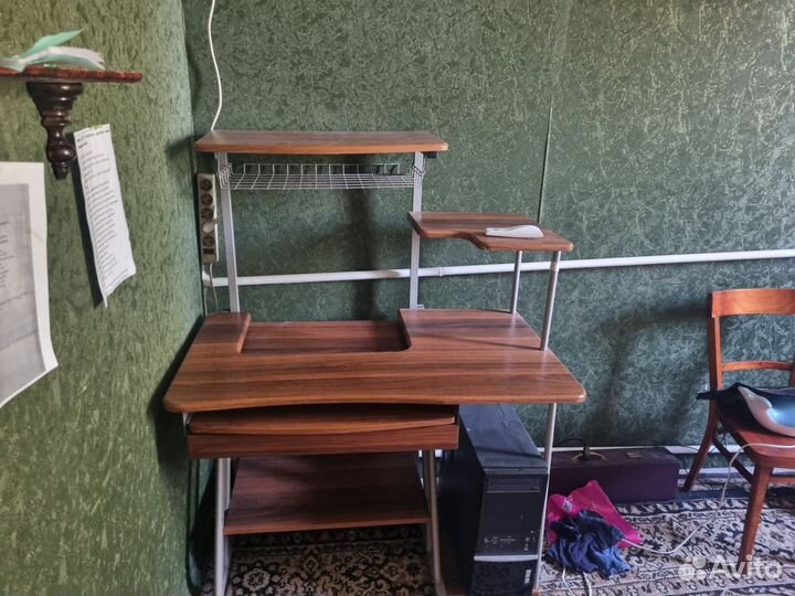 Компьютерный стол