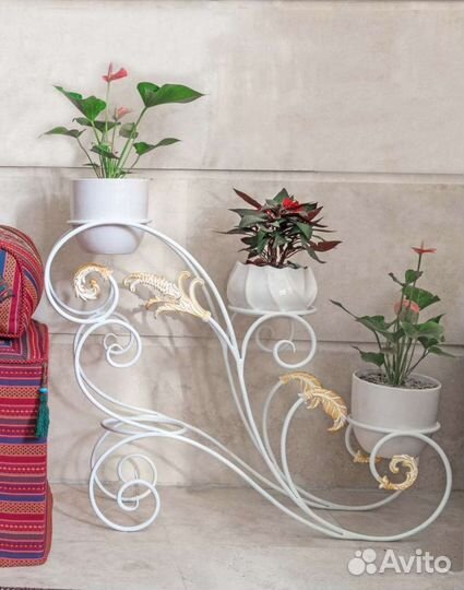 Подставка для цветов напольная металлическая