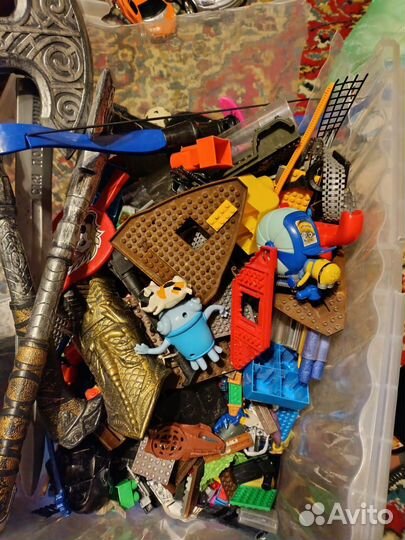 Игрушки б/у за шоколадку
