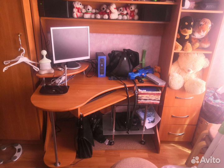 Компьютерный стол