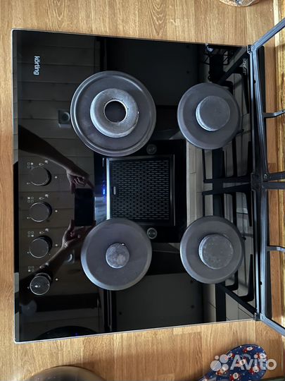 Подаю плиту газовую