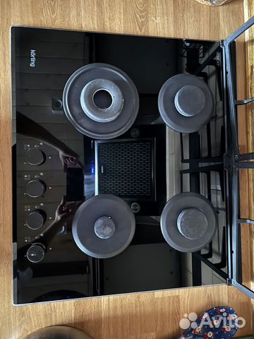 Подаю плиту газовую