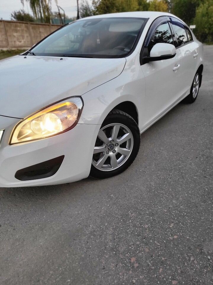 Volvo S60: фото владельца
