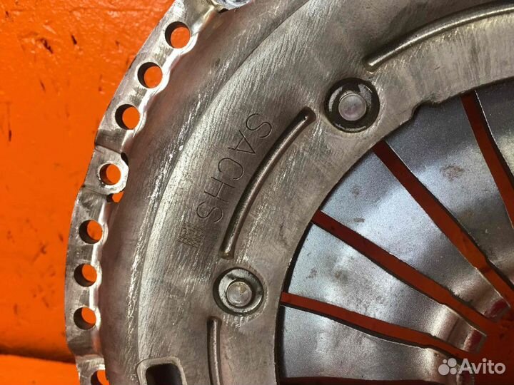 Маховик Volkswagen 2010 Touran