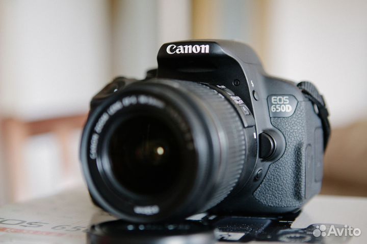 Canon 650D + Canon 18-55 IS