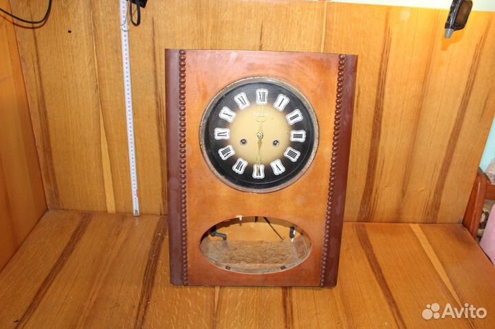 Старинные настенные часы Янтарь