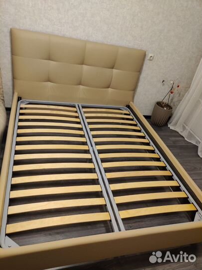 Кровать с матрасом 160*200