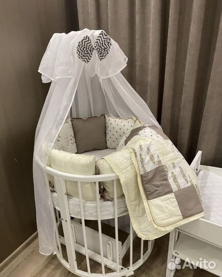 Детская кроватка