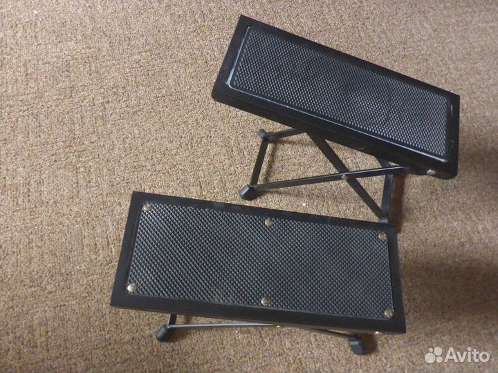 Подставка для ноги гитариста