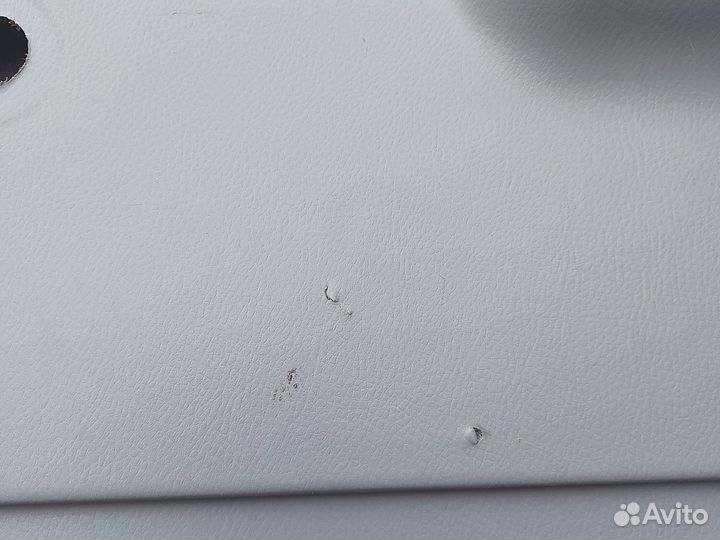 Обшивка задняя правая УАЗ patriot дефект