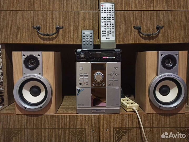 Музыкальный центр LG