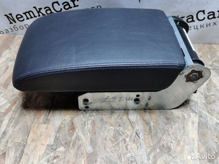 Подлокотник Volkswagen Tiguan 5N1 cbab 2009