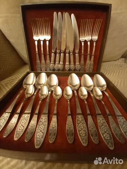 Набор столовых приборов из мельхиора