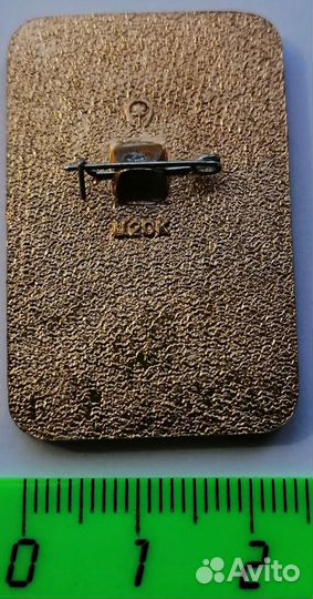 Значок чемпионат мира по хоккею 1986г Москва