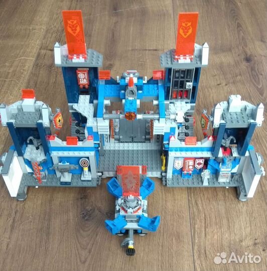 Lego Nexo Knights. Внутри 8 наборов. Обновлено